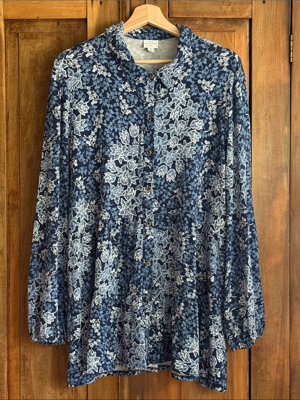 new directions 1X Navy Blue and White Floral Tunic Cottagecore Flowy Comfort